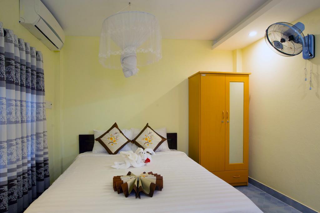 Plum Tree Homestay Hoi An Exterior photo